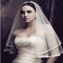 Cheap White Bridal Veils Two Layers In Stock Wedding Veils with Ribbon Edge Elbow LeHonor Dresses Long Wedding Party Guest Gowns C1265616