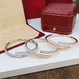 Luxury Designer Bracelet Fashion 18K gold plated designer Jewellery womens bracelets Card Couples Silver Rose Gold Diamond Bangle Nail design wedding party