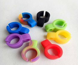 Silicone Cigarette holder Tobacco Finger Ring Smoking Pipe Tools accessories 8 Colours For Hookahs Water Bubbler Bongs Oil RIgs9183689