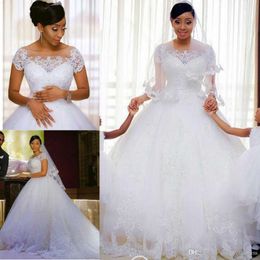 Weißer Ball Elegantes Kleid Kurzärmel billige Spitzen Applikationen abgestufte Hochzeitskleider plus Größe Braut Kleider Vestido de Novia S