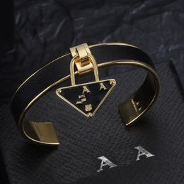 New Popular Designer 18K Gold Bangle Bracelets Wristband Cuff Classic Letter Triangle Jewellery Gifts Bracelets for Women Men Lovers Gift