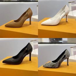2024 Womens Designer Luxo Sandálias de High Heele Moda Classic Classic Classic 100% Casual Sapatos impressos Lady Sexy Breathable Stiletto Salto