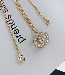 C1988 Brass Classic Halskette französische Couture CZ Kubikzirkonia Brief Anhänger Halskette Mode Frauen039s Pullover Chain9710414