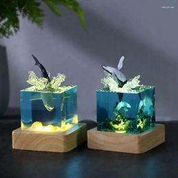 Decorative Figurines Unique Handmade Ocean Whale Resin Sculpture Lamp Desktop Ornament Birthday Gift