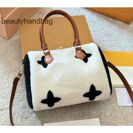 Lvse 30cm Tote handbag Lvity Pillow High-quality Case Women's designer Lamb Wool Colour Block Bag Travel Bags Crossbodys Fashion Shoulder Bag Luxury Wallet