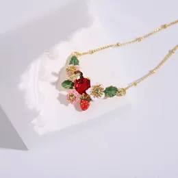 Pendant Necklaces Sweet And Fresh Fashion Trend Lovely Red Strawberry Pearl Bud Yellow Bee 2024 Spring Summer Necklace