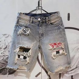 Summer Men Hole Denim Short Pants Fashion Beggar Scraped Fivepiece Jeans Shorts 240412