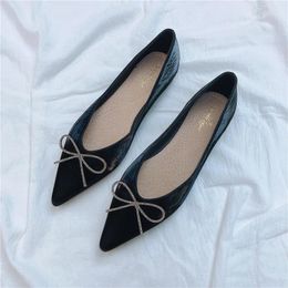 Casual Shoes Bowknot Rhinestone Single Spring 2024 Pointed Toe Pump Flat Ladies Soft Sole Scoop