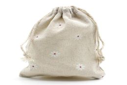 White Daisy Linen Gift Bags 9x12cm 10x15cm 13x17cm pack of 50 Party Candy Favor Bag Holders Makeup Jewelry Drawstring Pouch4922974