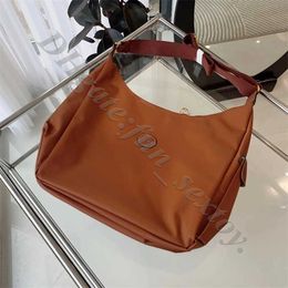 Underarm Luxury Crossbody Postman Designer Handbags Beach Bag Nylon Hobo Same Relaxed 2024 Tote Commuting Style Women Wallet Purse Handbag QLE2