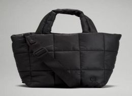 Designer Quilted Grid Crossbody Bag Black Mini Shopping Totes On the Go bags Soft Sports Handbag Cross Body Men wallets for women4586335