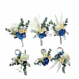 gt Corsage Wedding Boutnieres Blue Roses Silk Bracelet Frs Groom Man Suit Butthole Brooch Pins Marriage Accories p9VE#