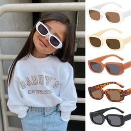 Kinder süße Vintage gefrostete Rechteck uv400 Sonnenbrille Outdoor Girls Jungen süße Sonnenbrille Schutz klassische Kinder Sonnenbrille 240416