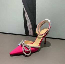 Pompe a fiocco di raso Mach Scarpe da sera di strass abbellite in cristallo Sandali da stiletto sandali donne designer di lusso tacco calzatura