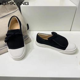 Casual Shoes 2024 Canvas Women Flat Man Lace Up Round Toe Black White Comfortable Sneakers Couple