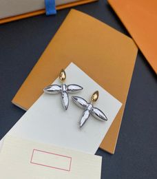 Luxury Designer Jewellery Stud Women Earring Letter earrings copper gold plated Elegant Wing Charm earrings fashion new style9923790