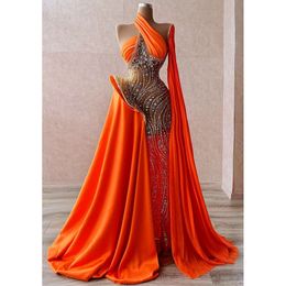 Arabo Plus size Aso Ebi Orange Lussuoso Lussuoso Abiti da ballo scintillante Crystals Cristallo Formale Formale Secondo ricevimento Abito da fidanzamento di compleanno Abito da fidanzamento