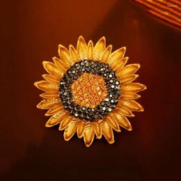 Brooches Geometric Sunflower Brooch Schoolbag Decoration Creative Elegant Corsage Rhinestone Collar Pin Badge Small Women