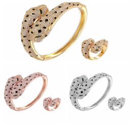 Luxury Fashion Brand Jewelry Lady Brass Full Diamond Green Eyes Double Leopard Heads 18K Gold Engagement Open Panther Bracelets Ri3892130
