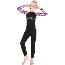 Kids Girls Boys Diving Suit Antiproof Wetsuit Children Keep Warm Onepiece Long Sleeves Swimwearve 240416