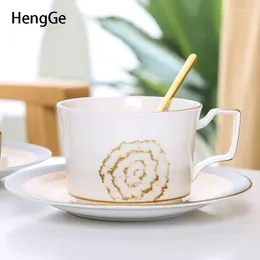 Mugs European Bone China Coffee Cup Set Golden Relief Rose Decoration Simplicity Office Cups Light Luxury Home Drinkware