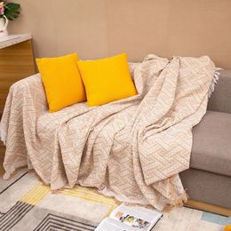 Knitted Plaid Blanket Travel Picnic Mat Throw Sofa Blankets Carpet Decorative Knited Towel Cover Bedding Dustproof 240409