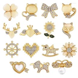 Brooches Korean Minimalist Pearl Metal Brooch Multifunctional Anti Slip Buckle Fashionable Versatile Jewelry Badge Cute Collar Pin Pines