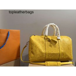 Luis Viton Lvse Lvity Embossed Travel Bag Fashion Luxury Bags Designer Men Luggage Bag Women Crossbody Bags Handbag Large Capacity Pillow Shaped Backpack