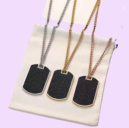 Designer Necklace Men Women Pendant Necklaces Fashion Chains Black Flower Leather Pendants Necklaces Silver Rose Gold Color Jewerl6685906