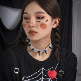 Choker -Halskette für Frauen Nietkragen Retro Dunkle Kette Luxus Goth Vintage Halloween ZZ