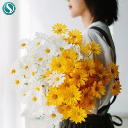 Decorative Flowers 50cm White Daisy 1 Piece 5 Head Artificial Silk Flower Home Room Living Tabletop Vase Decoration Party Fake Chrysanthemum