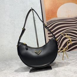 Leisure Crossbody Half Moon Designer Bags Lady Casual Croassant Тот -сумки модные орнаменты Сумки Письмо Ежедневное наряд Charm Te026 H4