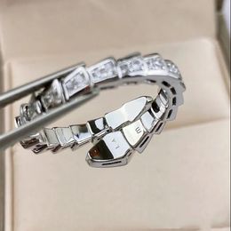 Desingers Ring Men and Women Width and Narrow Version Luxurys Open Rings Easy to Deform Lady Silver Snake Plated Light Bone Full D267C