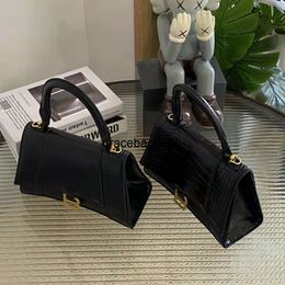 Black crocodile pattern small square handbag New hourglass shaped ladies casual Personalised sling sling messenger bag