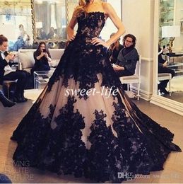 Black and White Evening Dresses 2020 Lace Strapless Appliques Gothic Tulle A Line Princess Prom Gowns3548158
