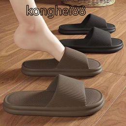 Designer Slippers Women Outdoor Non-slip Sandals Women Striped Flats Couples Outdoor Casual Flip-flops Solid Colour House Shoes