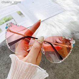 Sunglasses Luxury Rhinestone Bling Diamond Fashion Cat Eye Sunglasse Women 2021 Brand Desinger Vintage Sun Glasses Gradiend Pink Shades Y240416