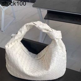 BottegVenetas Jodie Handbag Italy Top Bag Running Correct Edition Woven Knot Large Croissant Cow Skin Underarm Women's Leather Tote Luxurys Bags