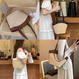 Beach Bags Ladies Grass Woven Bag for Women's Vacation Leisure Western Style Versatile French Vegetable Basket Shoulder Fashion