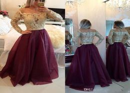 Vintage Long Sleeve Prom Dresses Cheap A Line Sexy Illusion Neckline Gold Lace Applique Beads Floor Length Chiffon Formal Evening 2769414