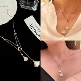 High Edition Five Fan Necklace charm designer necklace K Gold Necklace White Fritillaria double chain designer Jewellery for women custom pendant have diamond choker