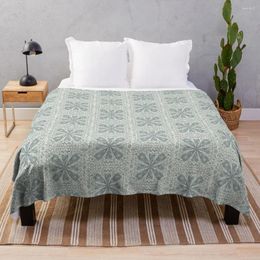 Blankets Lacy Vintage Blue Valentine Block Print Heart Floral Hand-Drawn Bed Luxury For Sofa Ultra-Soft Micro Fleece Throw Blanket