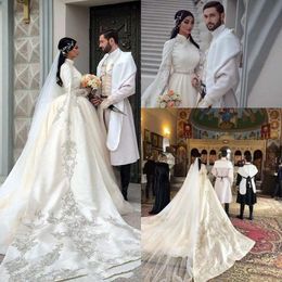 Splendido abito da sposa Dubai Abito da sposa con lunghi maniche di juliete Cappella Cappella su misura in pizzo alto ricamo applique Castle Vestidos de noni