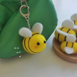 Plush Keychains 5CM Kawaii Honeybee Wool Felt Key Ring Plush Animals Keychain Wool Felt Doll Keychains Bag Pendant For Girls Women Miniature Bee Y240415