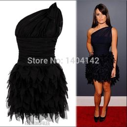 Sexy Little Black Cocktail Dresses Feather Prom Dresses One Shoulder Backless Short Club Wear Tiered Mini Prom Dressess8445969