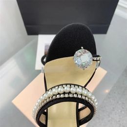 Повседневная дизайнерская мода Женщины Satin Bow Gears Crystal Strappy High Heels Sandals Shoes Muler Slapper Sandalias Mujeres 10 см.