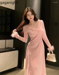 Casual Dresses Gaganight Women Pink V Neck Lining With Fur Patchwork Knitted Dress 2024 Autumn Winter Korean Chic Elegant Bottom Long