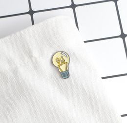 Lovely Yellow Light Bulb Enamel Brooch Pin Badge Lapel Pins Denim Jeans Shirt Bag Brooches Cartoon Fashion Jewellery Kids Gift8094911