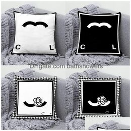 Designer Luxury Letter Pillow Bedding Home Room Decor Pillowcase Couch Chair Black White Cushion Car Mtisize Men Women Casual Pillows Dhvix