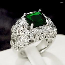 Cluster Rings 2024 Emerald Ring Luxury Vintage Women's Bright Green Zirconia Party Accessories Jewellery Delicate Gift